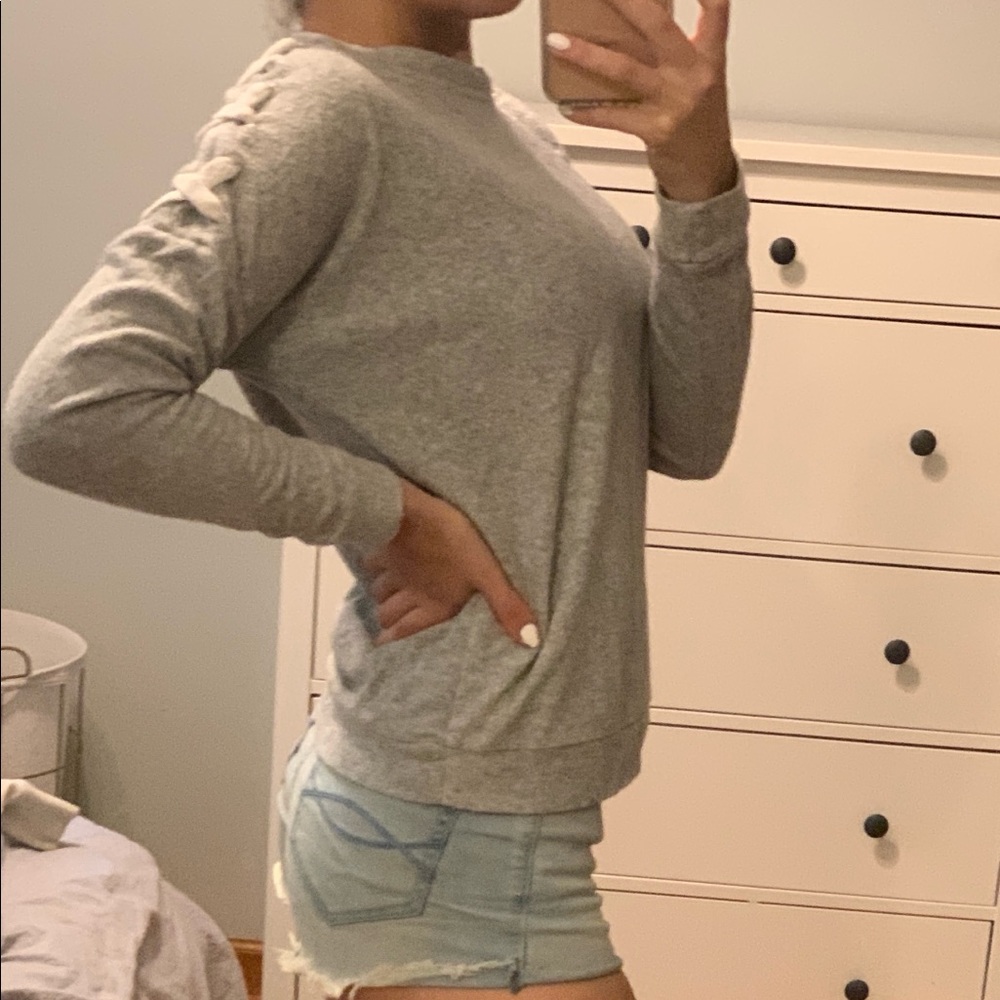 grey sweater - Picture 1 of 6